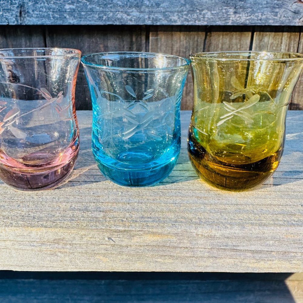 Mid-Century Bohemian Etched Dragonfly Glasses Cordial Liquer Set Of 5 - Picture 2 of 11